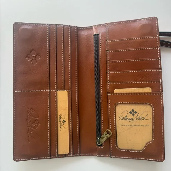 NWT Patricia Nash Brown Leather Wristlet Wallet - Picture 3 of 7